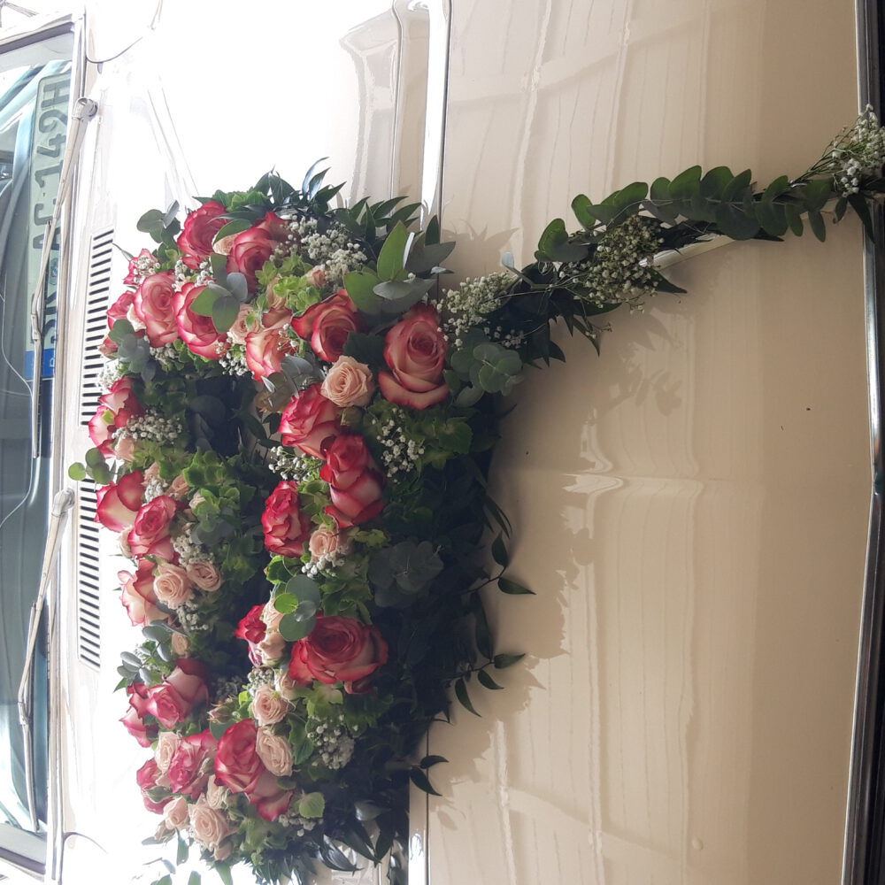 Floristik Bad Kötzting, cooler Oldtimer mit Blumendekoration